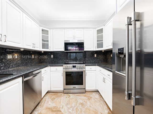1515 Seagrape Way, Hollywood, FL 33019
