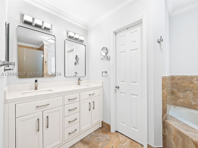 1515 Seagrape Way, Hollywood, FL 33019