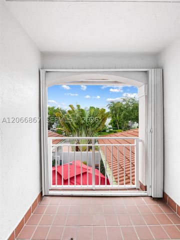 1515 Seagrape Way, Hollywood, FL 33019
