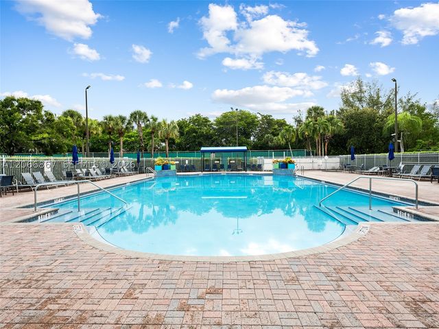 1515 Seagrape Way, Hollywood, FL 33019