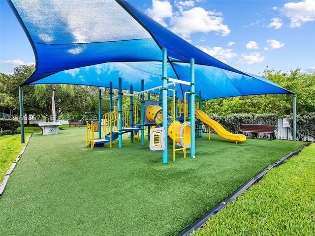 1515 Seagrape Way, Hollywood, FL 33019