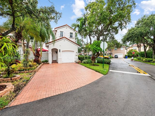 1515 Seagrape Way, Hollywood, FL 33019