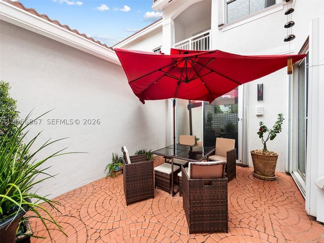 1515 Seagrape Way, Hollywood, FL 33019