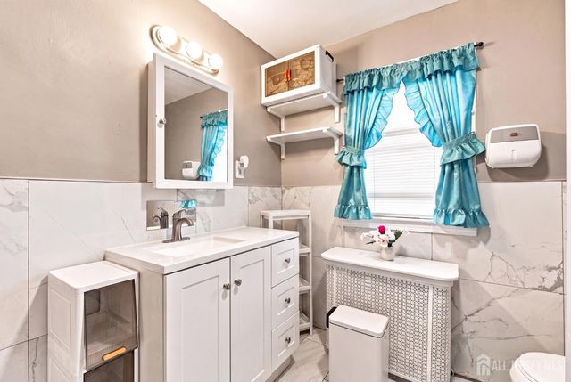 3181 Woodbridge Avenue, Edison, NJ 08837
