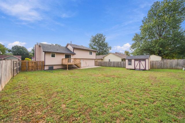 1527 N Pine Grove St, Wichita, KS 67212