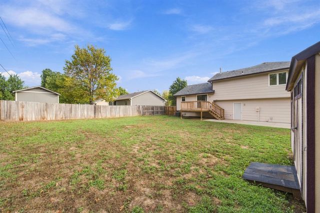 1527 N Pine Grove St, Wichita, KS 67212