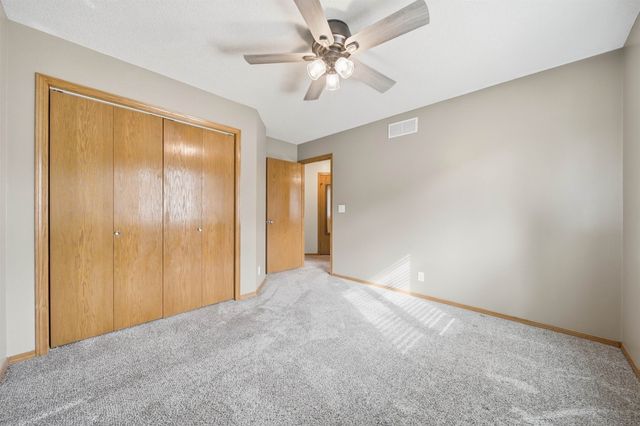 1527 N Pine Grove St, Wichita, KS 67212