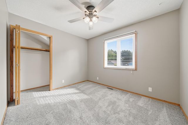 1527 N Pine Grove St, Wichita, KS 67212