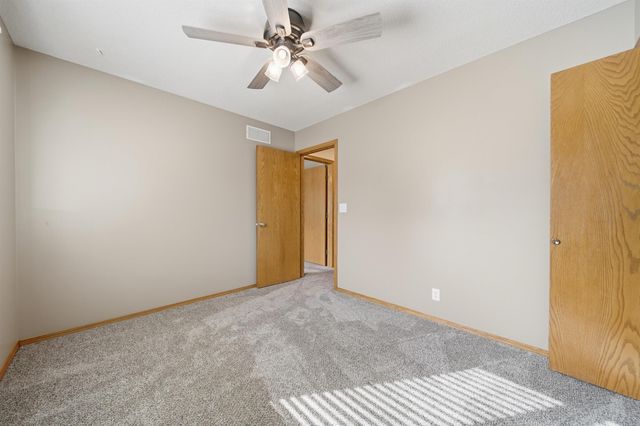 1527 N Pine Grove St, Wichita, KS 67212