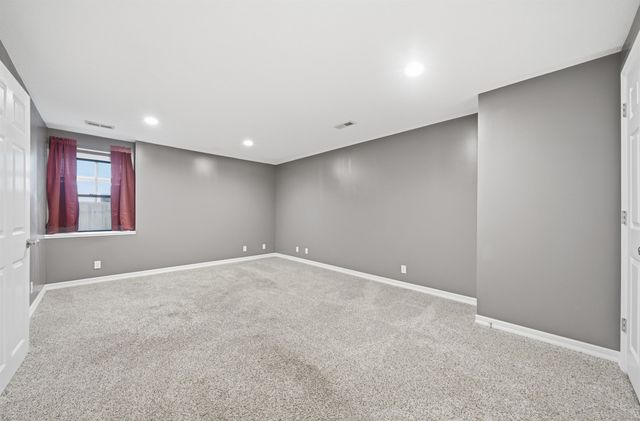 1527 N Pine Grove St, Wichita, KS 67212