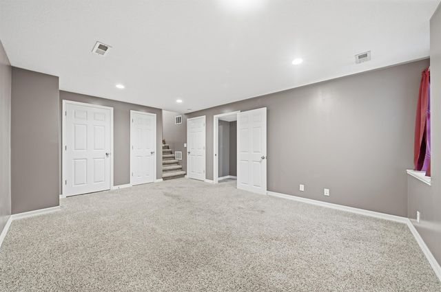 1527 N Pine Grove St, Wichita, KS 67212