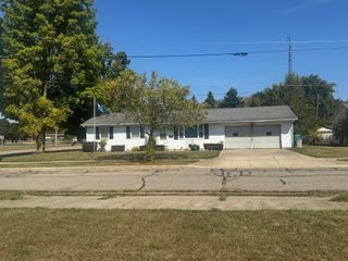 815 Swartz Street, Three Rivers, MI 49093