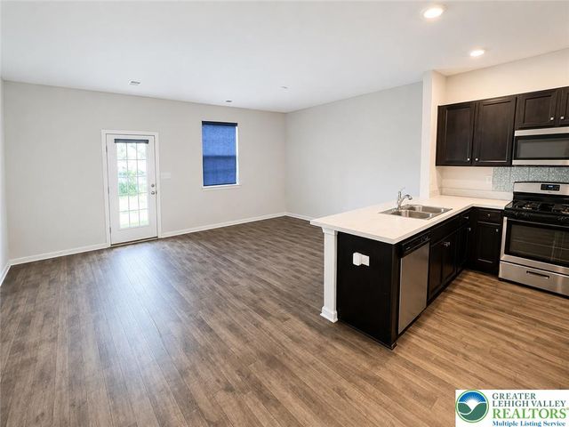 1143 Lova Lane, Allentown City, PA 18103