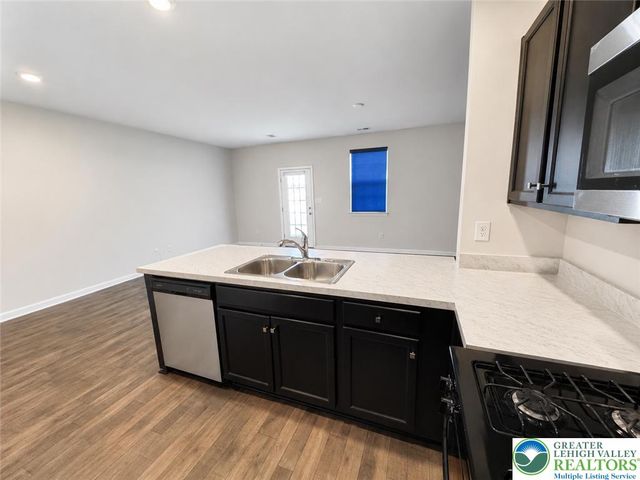 1143 Lova Lane, Allentown City, PA 18103