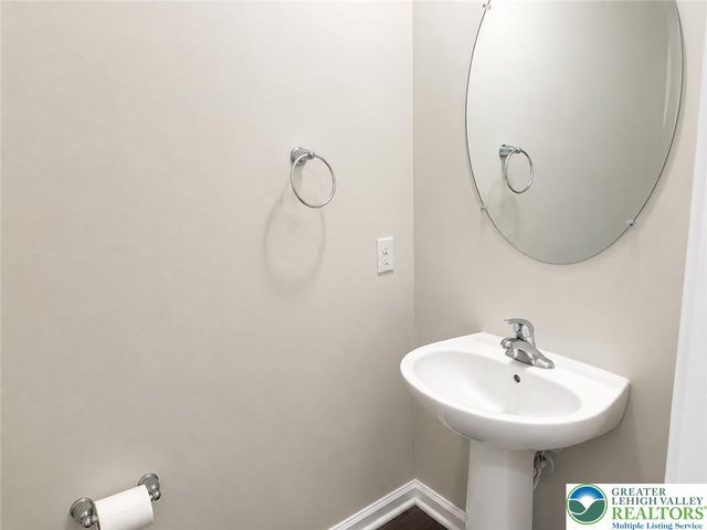 1143 Lova Lane, Allentown City, PA 18103
