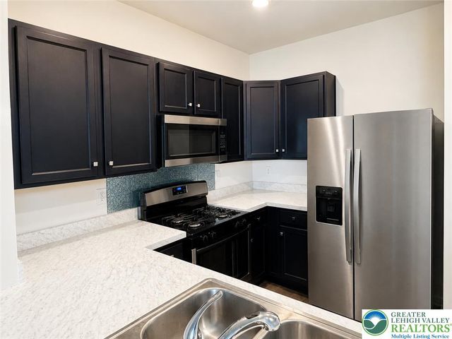 1143 Lova Lane, Allentown City, PA 18103