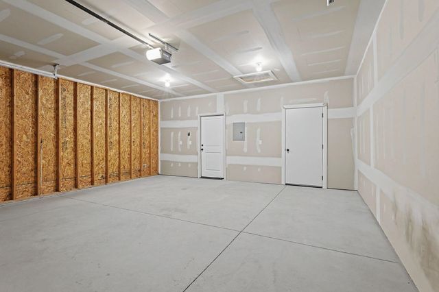 3827-3829 S Bluelake Ct, Wichita, KS 67215