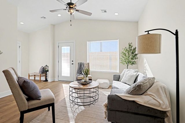 3827-3829 S Bluelake Ct, Wichita, KS 67215