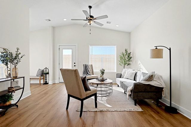 3827-3829 S Bluelake Ct, Wichita, KS 67215