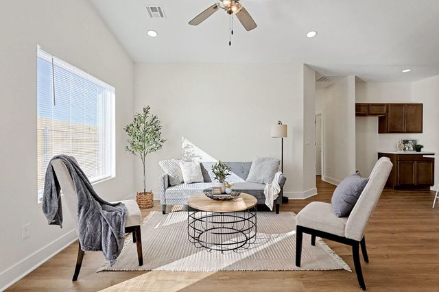 3827-3829 S Bluelake Ct, Wichita, KS 67215