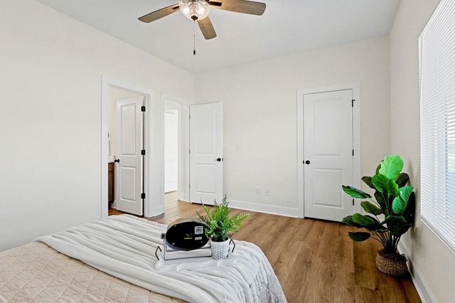 3827-3829 S Bluelake Ct, Wichita, KS 67215