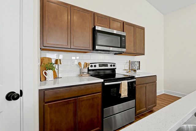 3827-3829 S Bluelake Ct, Wichita, KS 67215