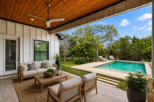 410 Woodland Oaks TRL, Buda, TX 78610