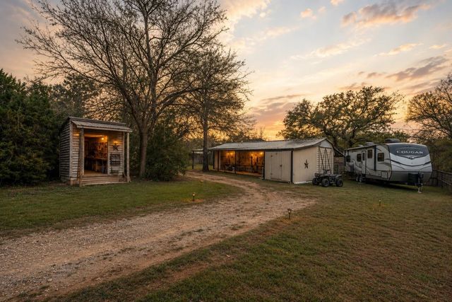 410 Woodland Oaks TRL, Buda, TX 78610