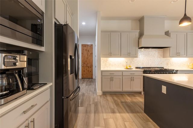 410 Woodland Oaks TRL, Buda, TX 78610