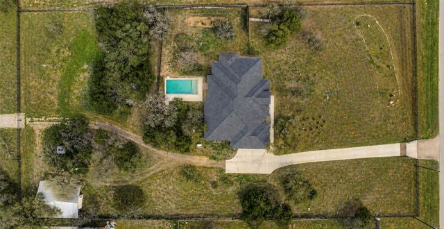 410 Woodland Oaks TRL, Buda, TX 78610