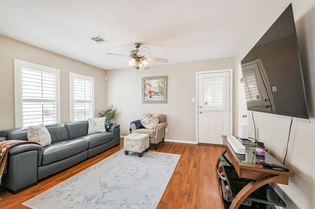 2603 Woodridge Cove Drive, Houston, TX 77087