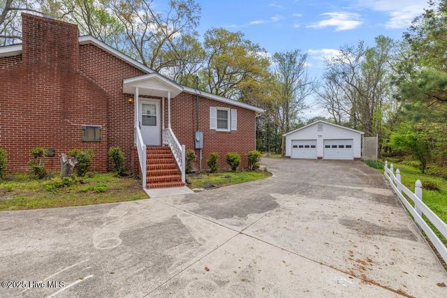 1002 Decatur Road, Jacksonville, NC 28540