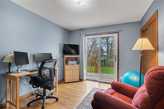 1295 33rd St NE, Cedar Rapids, IA 52402