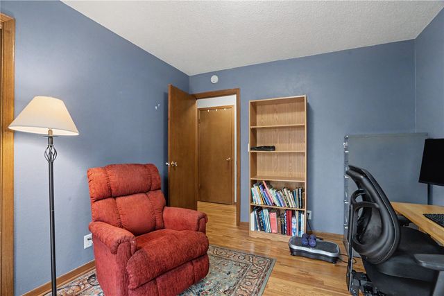 1295 33rd St NE, Cedar Rapids, IA 52402