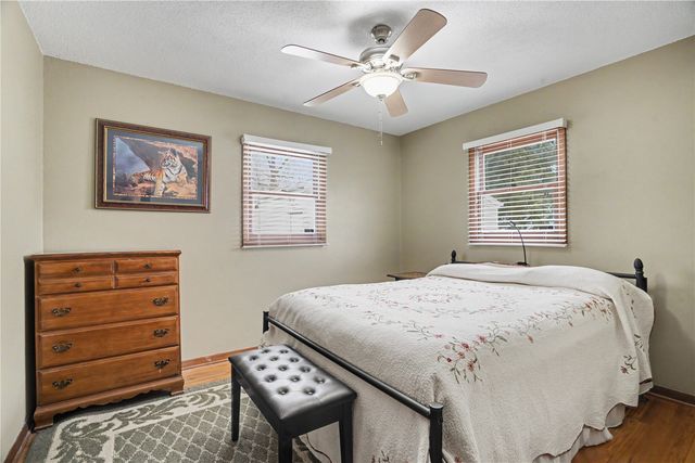 1295 33rd St NE, Cedar Rapids, IA 52402