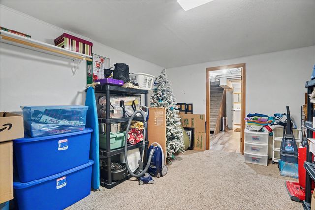 1295 33rd St NE, Cedar Rapids, IA 52402