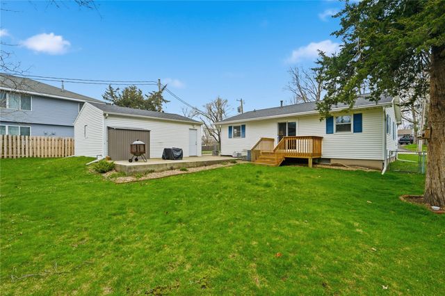 1295 33rd St NE, Cedar Rapids, IA 52402