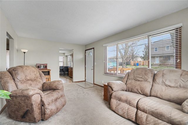 1295 33rd St NE, Cedar Rapids, IA 52402