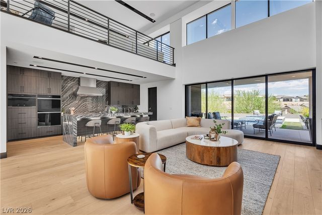 16 Canyon Shores Place, Henderson, NV 89011