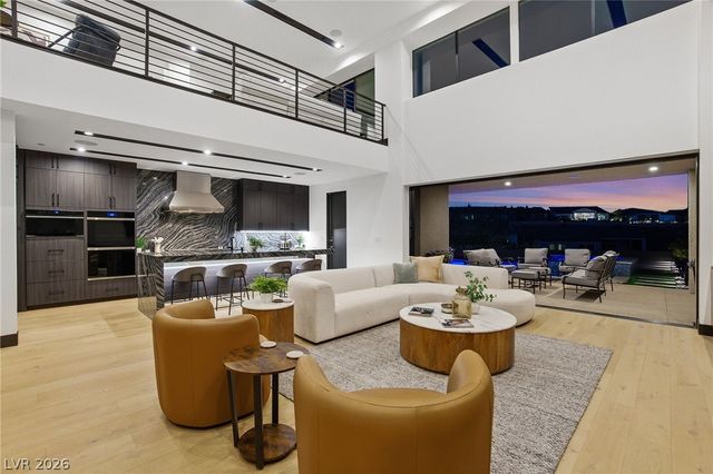 16 Canyon Shores Place, Henderson, NV 89011