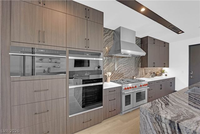 16 Canyon Shores Place, Henderson, NV 89011