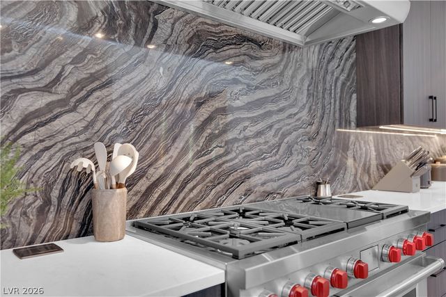 16 Canyon Shores Place, Henderson, NV 89011