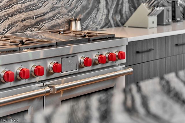 16 Canyon Shores Place, Henderson, NV 89011