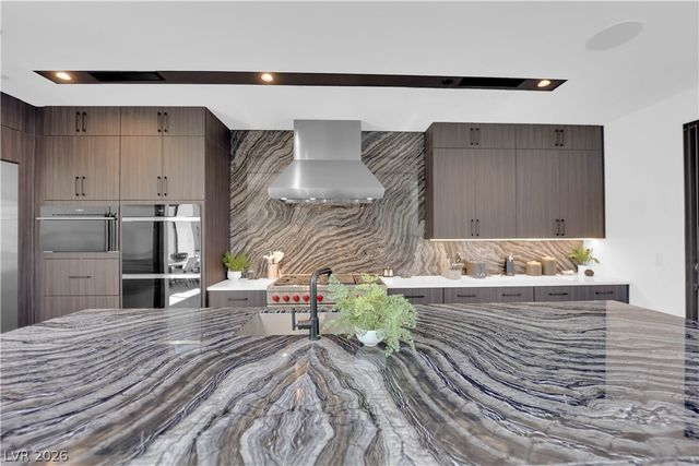 16 Canyon Shores Place, Henderson, NV 89011