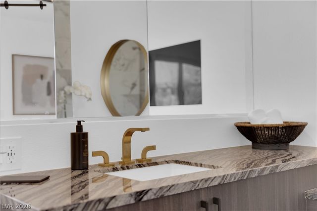 16 Canyon Shores Place, Henderson, NV 89011