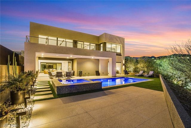 16 Canyon Shores Place, Henderson, NV 89011