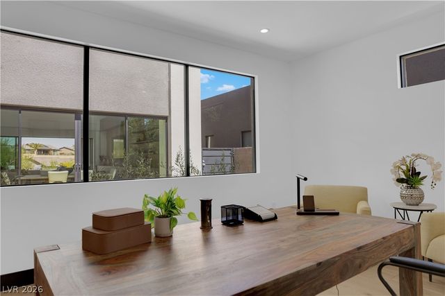 16 Canyon Shores Place, Henderson, NV 89011