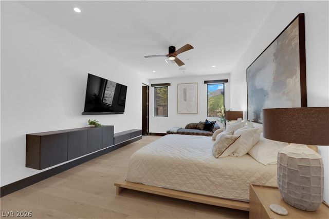 16 Canyon Shores Place, Henderson, NV 89011