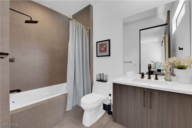 16 Canyon Shores Place, Henderson, NV 89011