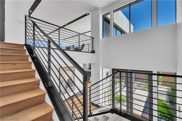 16 Canyon Shores Place, Henderson, NV 89011